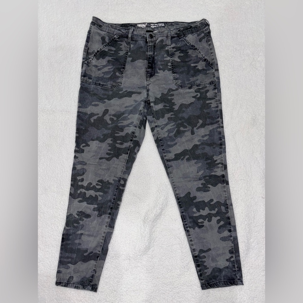 Mossimo Supply Co. Gray Camo High Rise Jeggings
